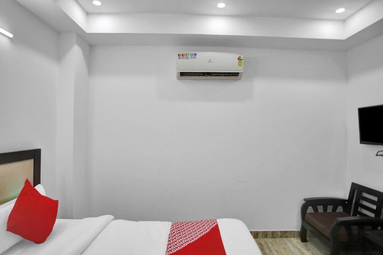 Oyo 82100 Golden Residency Noida Exterior photo